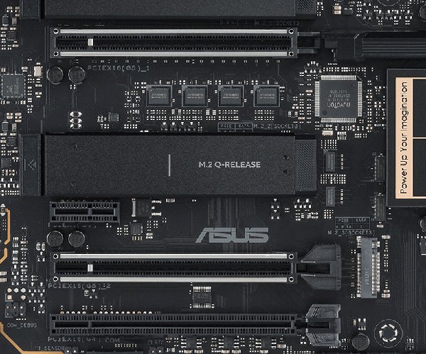 Два слоти PCIe 5.0 x16