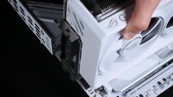 PCIe Slot Q-Release